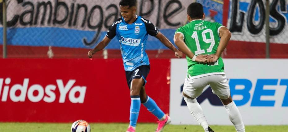 Incidencia entre Blooming y Real Tomayapo, en el Gilberto Parada de Montero. 