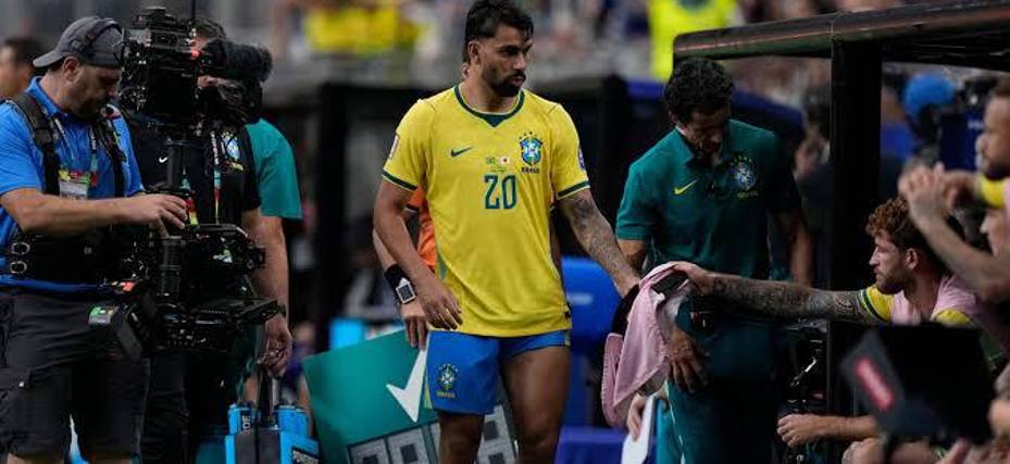 Lucas Paquetá, mediocampista brasileño lesionado en el muslo izquierdo. 