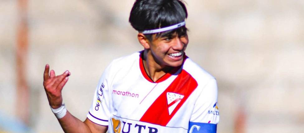 Jesús Maraude celebra su golazo anotado frente a ABB.