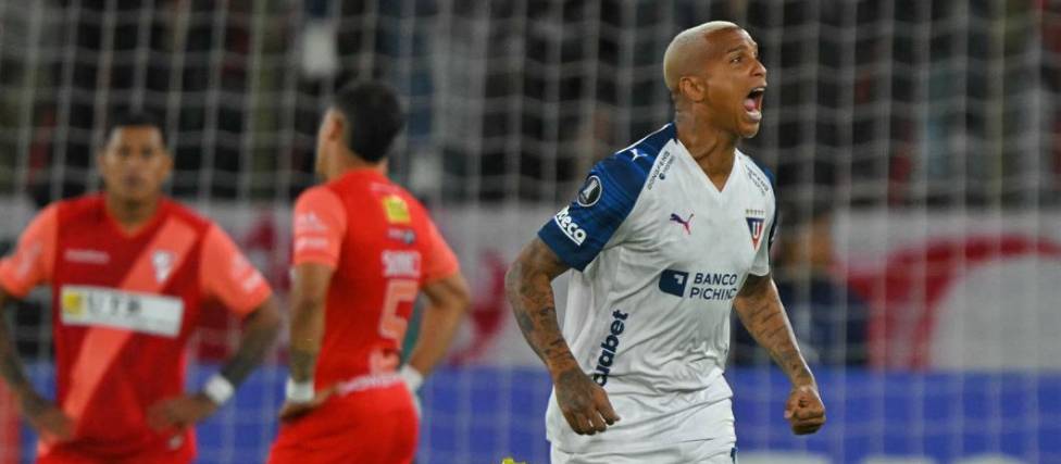 El brasileño Deyverson marcó un doblete para la victoria de Liga de Quito ante Always Ready.