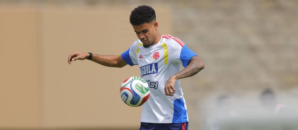 El jugador de la selección de Colombia Luis Díaz en el cierre de prácticas del cuadro cafetalero.